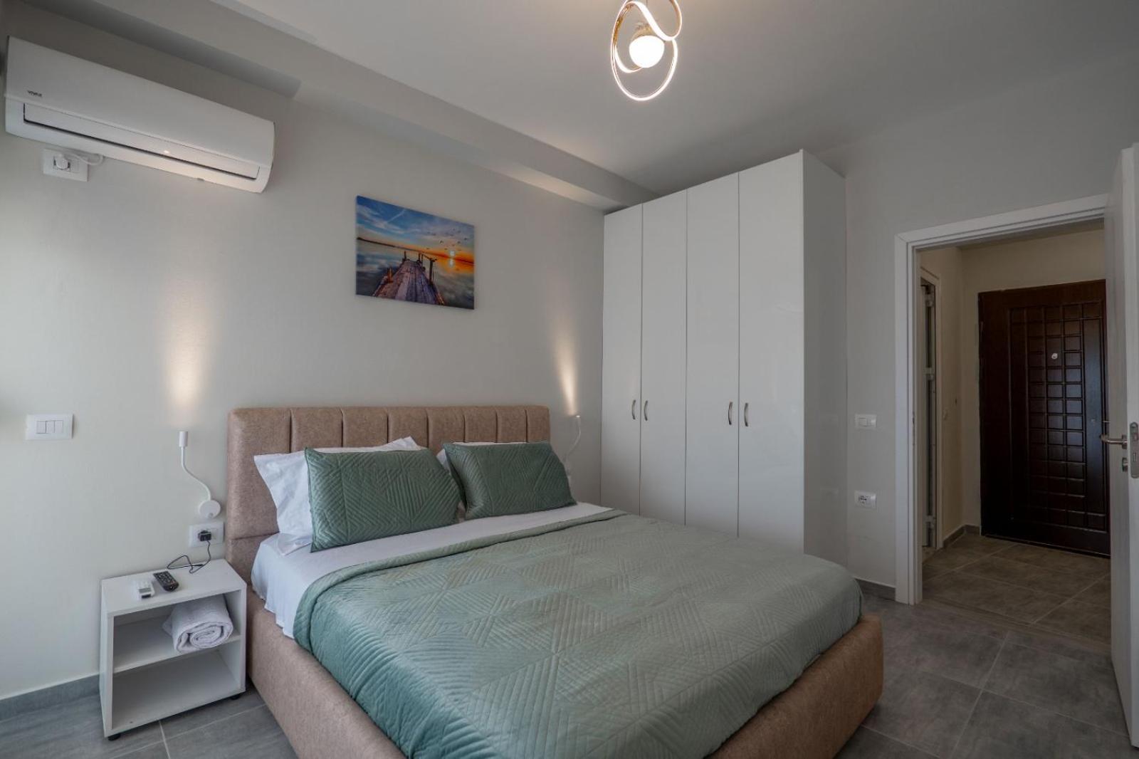 Esel Apartments Sarandë エクステリア 写真
