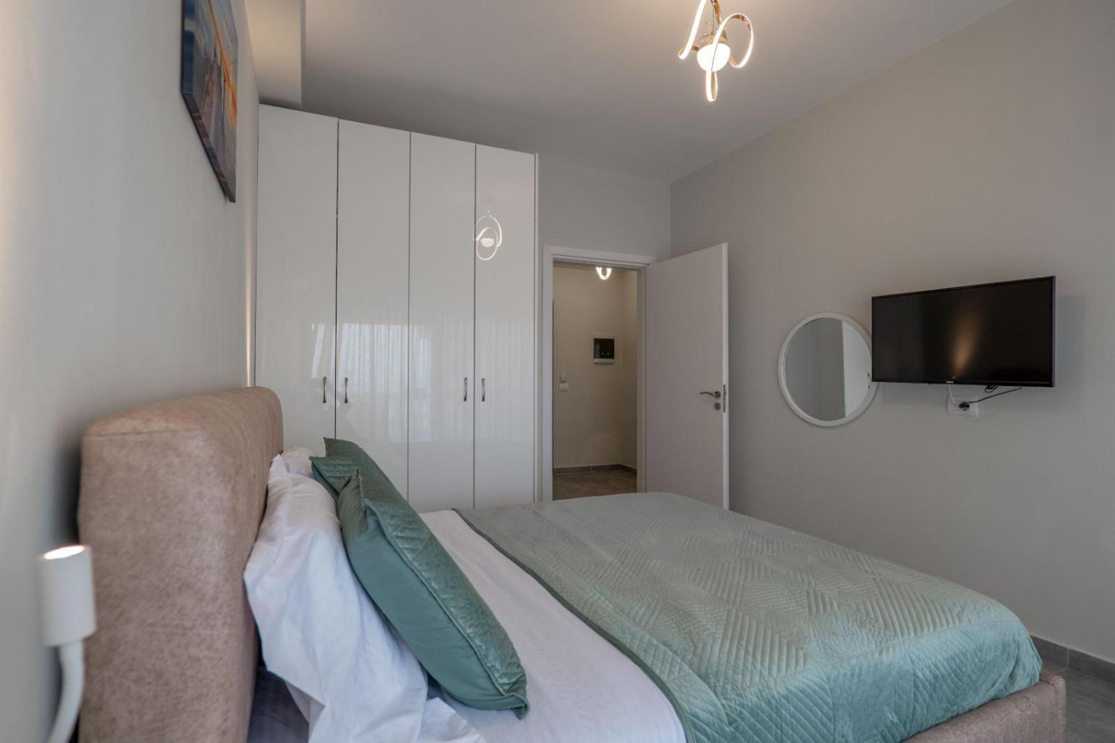 Esel Apartments Sarandë エクステリア 写真