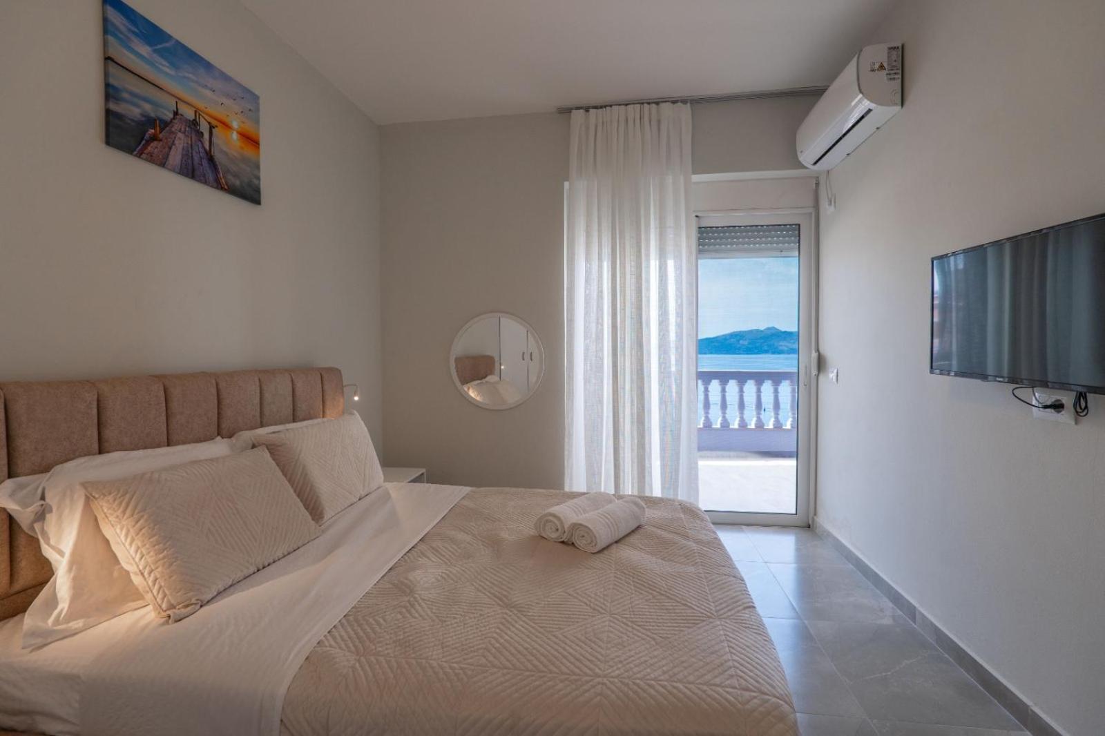 Esel Apartments Sarandë エクステリア 写真