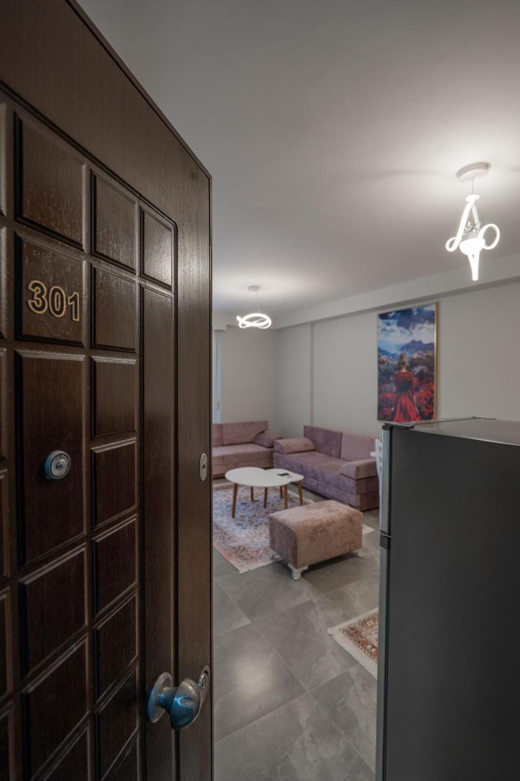 Esel Apartments Sarandë エクステリア 写真