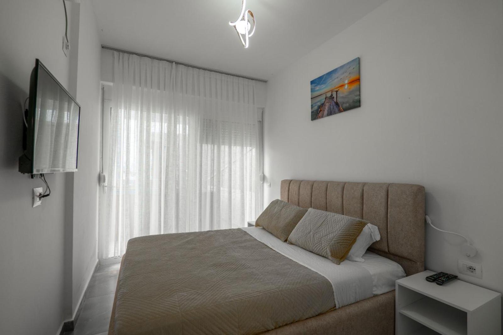 Esel Apartments Sarandë エクステリア 写真
