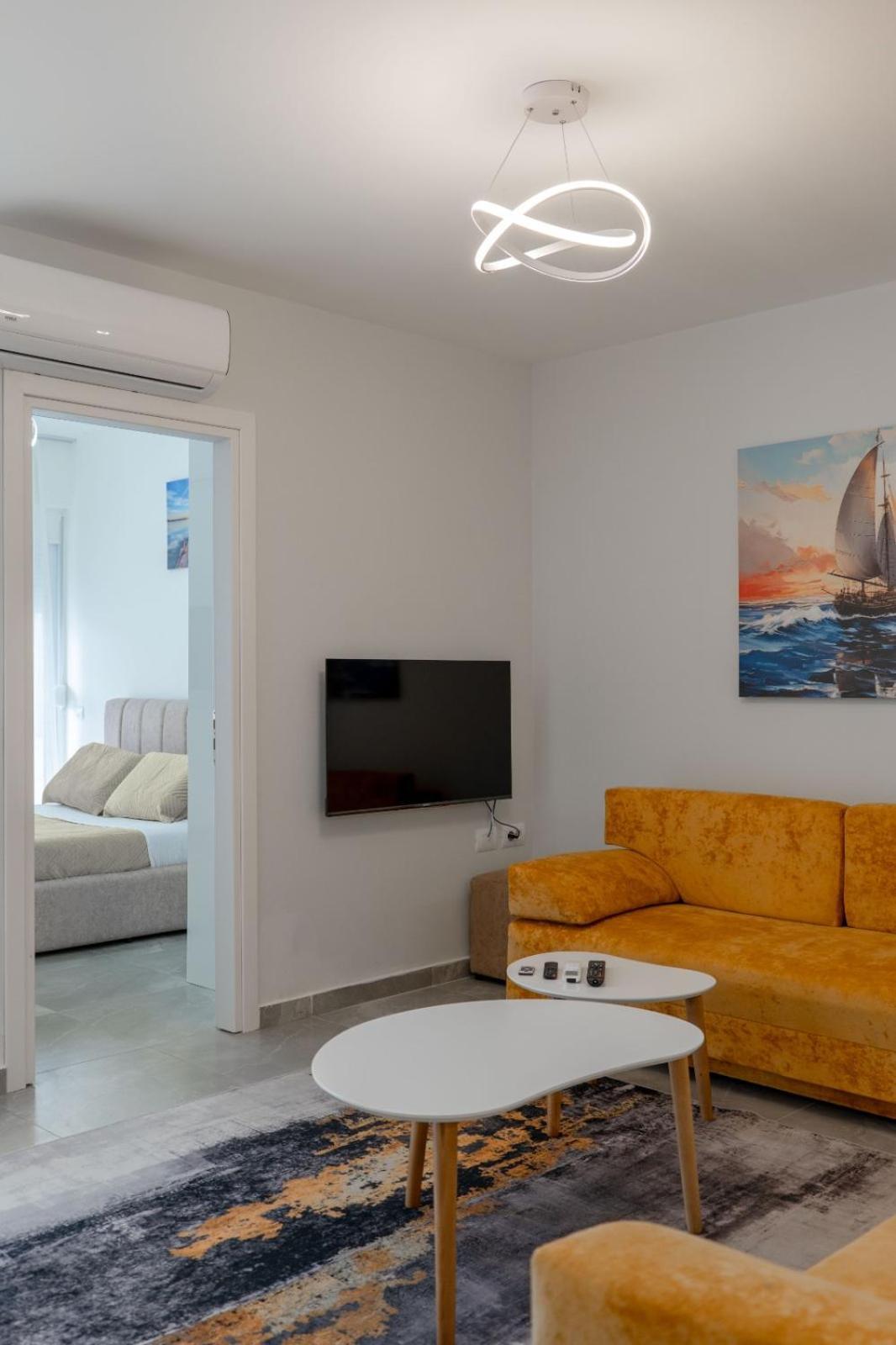 Esel Apartments Sarandë エクステリア 写真