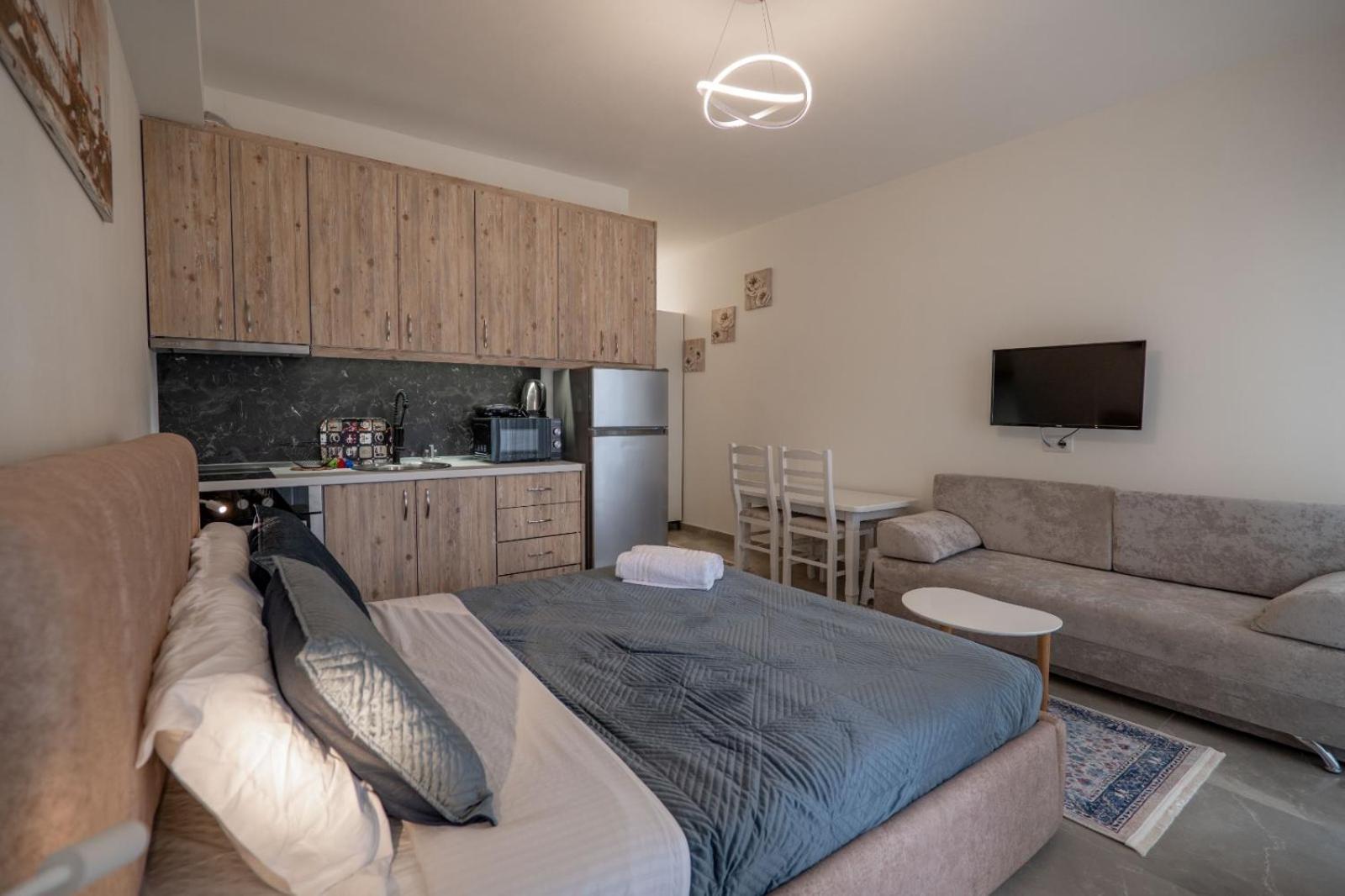 Esel Apartments Sarandë エクステリア 写真