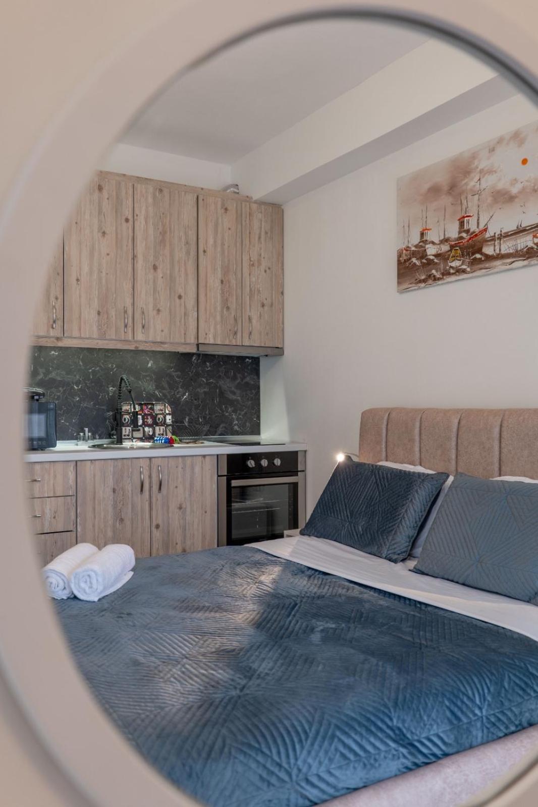 Esel Apartments Sarandë エクステリア 写真