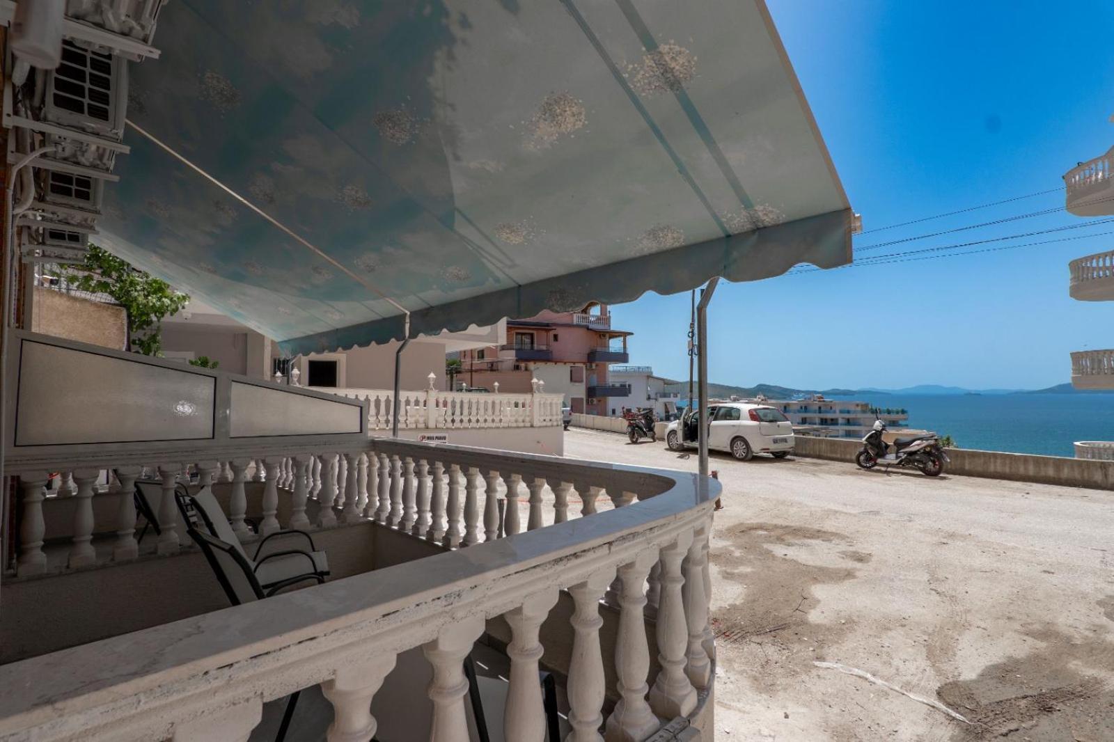 Esel Apartments Sarandë エクステリア 写真