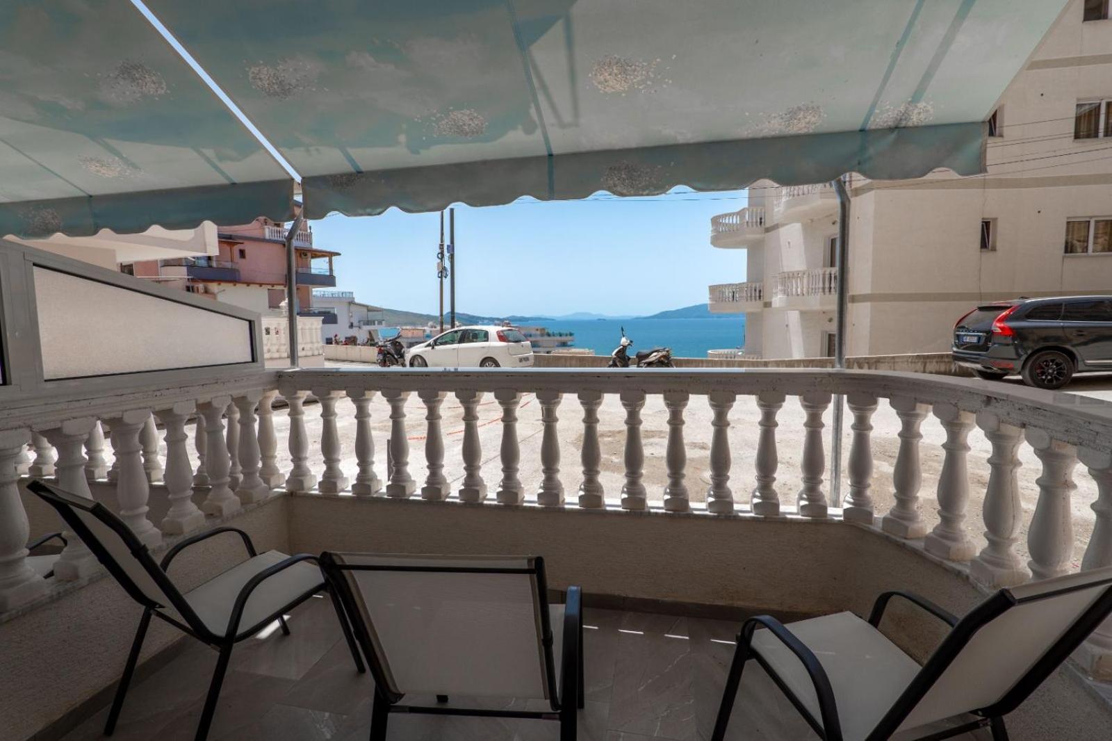 Esel Apartments Sarandë エクステリア 写真