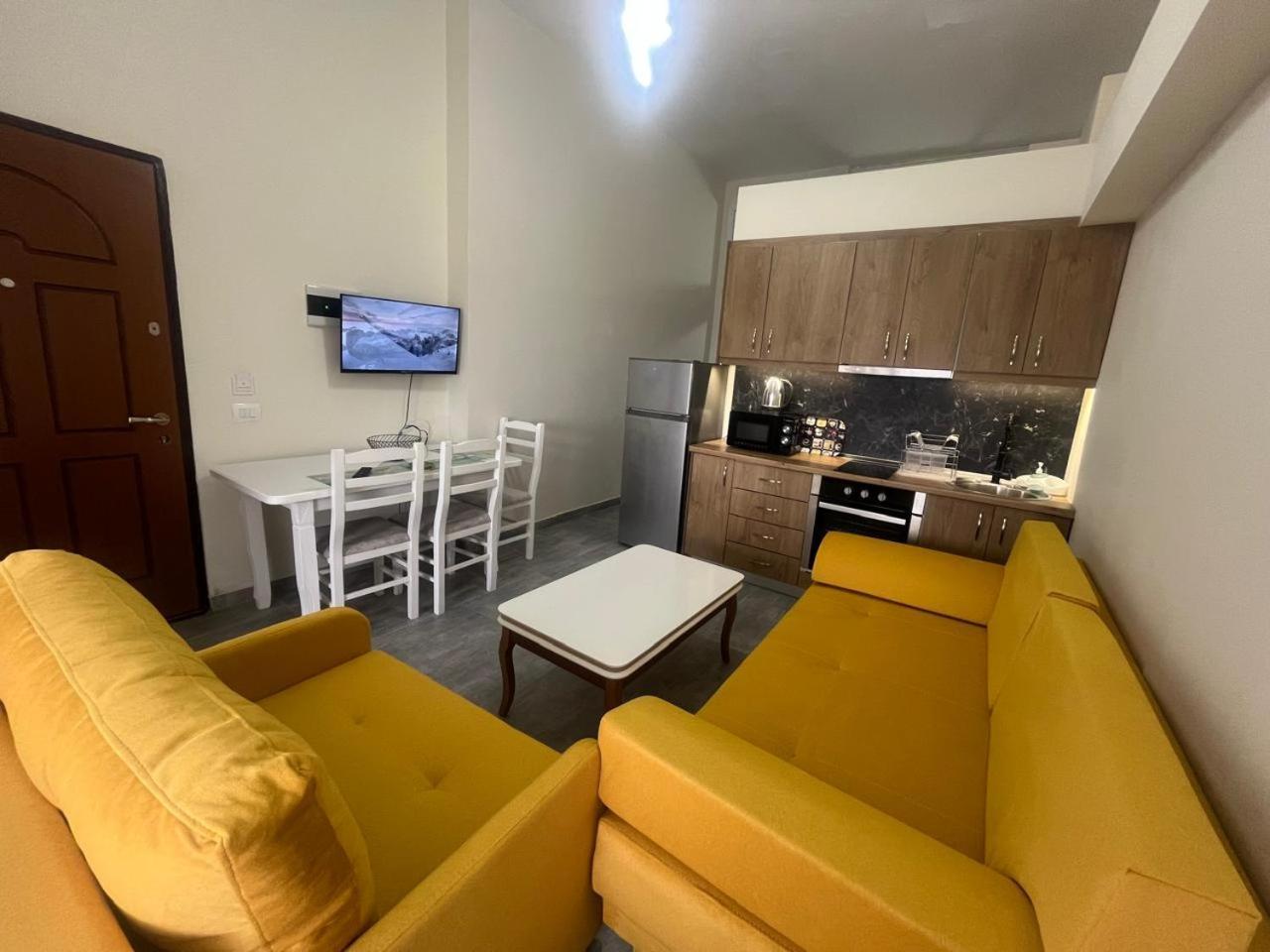 Esel Apartments Sarandë エクステリア 写真